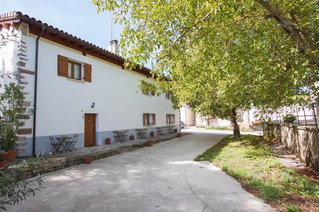 Hostal Ekolanda Esnoz Exterior foto